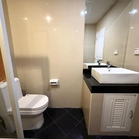 Apartment Modern With Balcony And Pool - Pratumnak Hill Pattaya