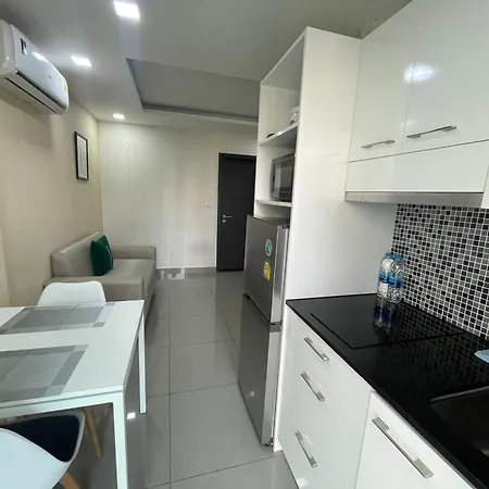 Cozy With Swimming Pool, Gym, Sauna, Great Location, Near Beach, Easy Transport - Guest Friendly