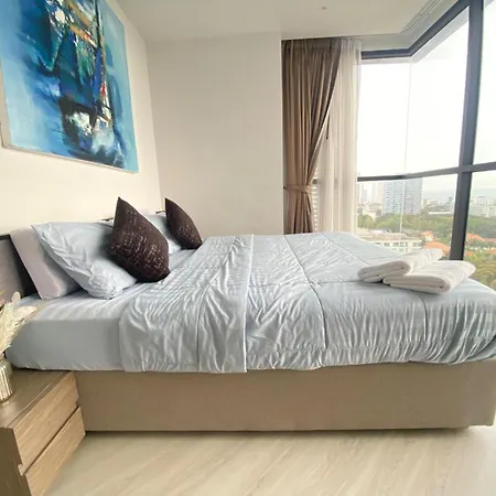 2 Bed Luxury - Front * Pattaya
