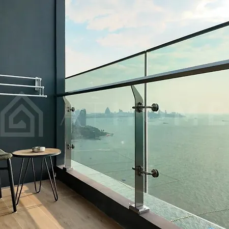 Arom Wongamat Apartment