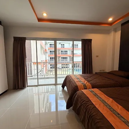 Pool-view With Balcony - Nordic Vip 3, Pratumnak Pattaya