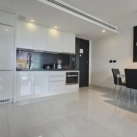 Sea & View One Bedroom Near Pool & Wi-fi Thailand *