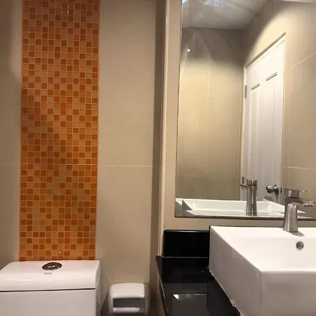 Stylish Pool-view With Balcony - New Nordic Vip 3, Pratumnak Apartment