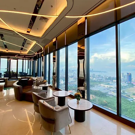 Comfort In Panorama Sky View *