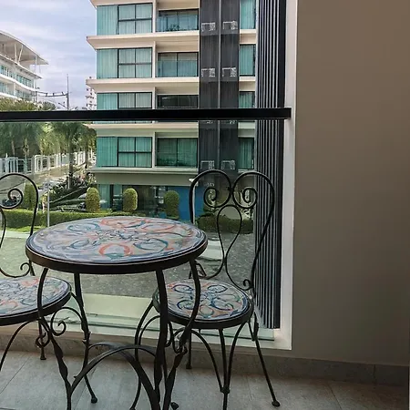 Cozy 2br Rooftop Swimming Pool Pratumnak Apartment Pattaya