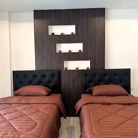 Comfortable Pool-view With Balcony - Pratumnak, อพาร์ทเม้น Pattaya