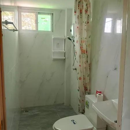 อพาร์ทเม้น Aura House *