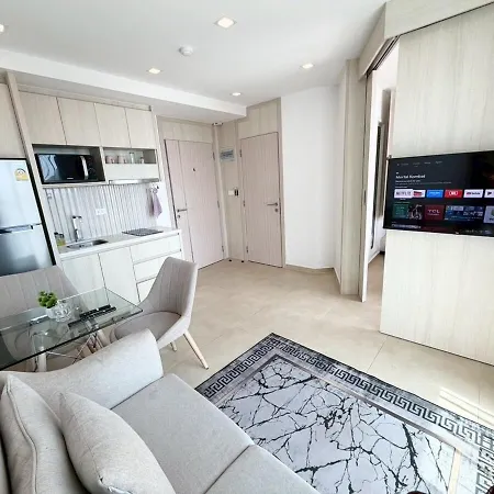Luxury Olympus Apartment