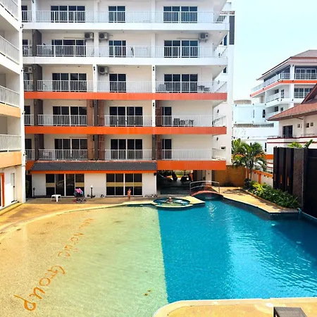Pool-view With Balcony - Nordic Vip 3, Pratumnak Apartment *