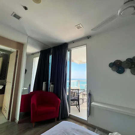 The Palm Wongamat 2br Beachfront 34th Floor Panoramic Sea View อพาร์ทเม้น