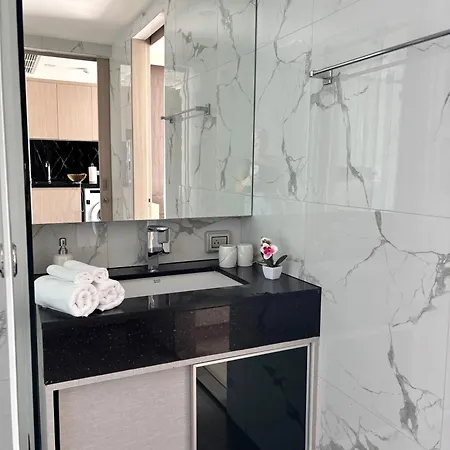 The Panora Pratamnak Luxury Sea View 1 Bdr Flat * Pattaya