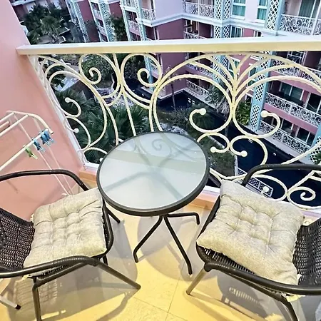 Grand Caribbean 1 Bedroom Pool View * Pattaya