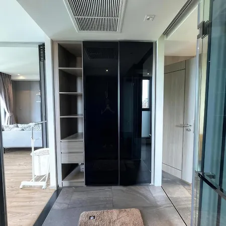 อพาร์ทเม้น High End Large Sea View Pattaya
