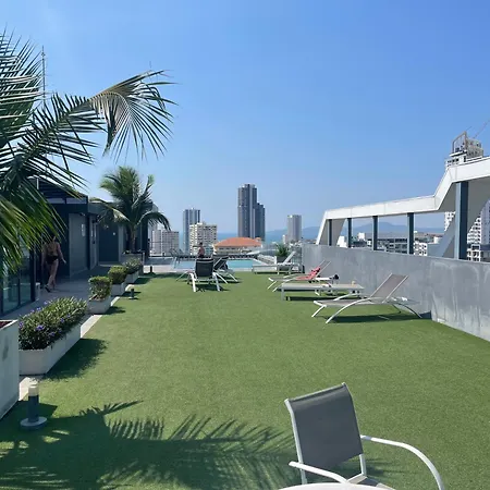 Cozy With Swimming Pool, Gym, Sauna, Great Location, Near Beach, Easy Transport - Guest Friendly อพาร์ทเม้น *