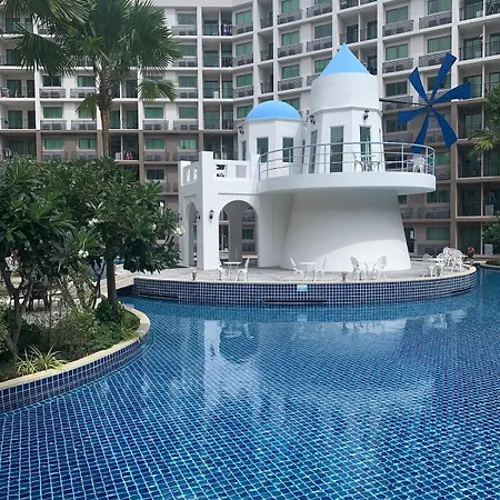 อพาร์ทเม้น E01 Arcadia Boutique 2-bedroom Apartment, Big Tv, Netflix, Washer & Dryer Pattaya