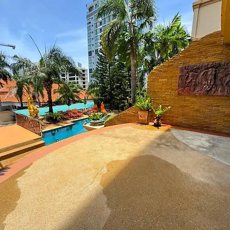 Spacious 2-bedroom Pool-view - Executive 2, Pratumnak
