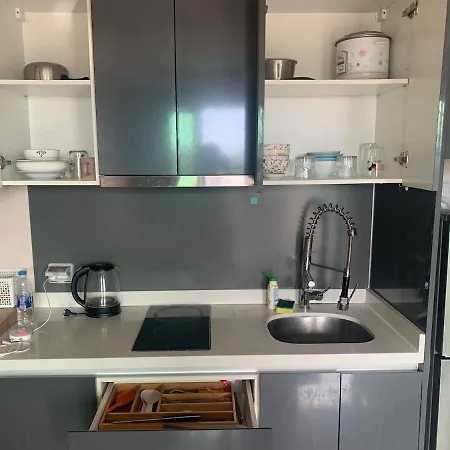 อพาร์ทเม้น E01 Arcadia Boutique 2-bedroom Apartment, Big Tv, Netflix, Washer & Dryer *