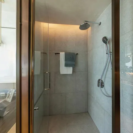 อพาร์ทเม้น Ultra-luxury Sea View At Arom