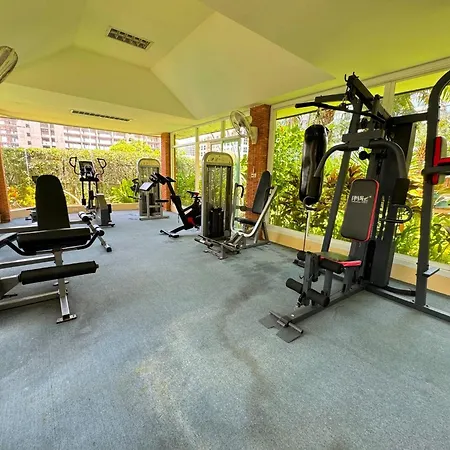 Spacious 2-bedroom Pool-view - Executive 2, Pratumnak * Pattaya