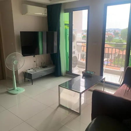 E01 Arcadia Boutique 2-bedroom Apartment, Big Tv, Netflix, Washer & Dryer Pattaya