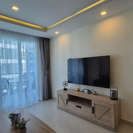 Grand Avenue D512 Apartment *