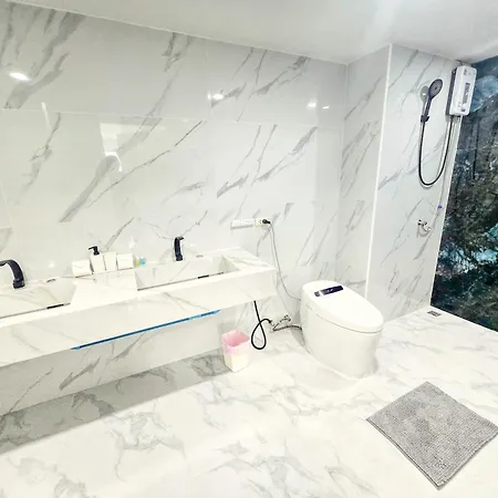 The Ocean Pearl - Steps Waterpark & Market Apartment Pattaya