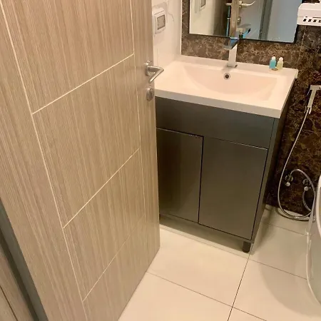 อพาร์ทเม้น E01 Arcadia Boutique 2-bedroom Apartment, Big Tv, Netflix, Washer & Dryer *