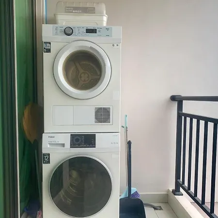 อพาร์ทเม้น E01 Arcadia Boutique 2-bedroom Apartment, Big Tv, Netflix, Washer & Dryer Pattaya