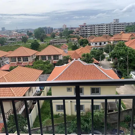 อพาร์ทเม้น E01 Arcadia Boutique 2-bedroom Apartment, Big Tv, Netflix, Washer & Dryer *