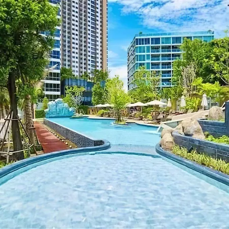 Unixx Seaview Apartment