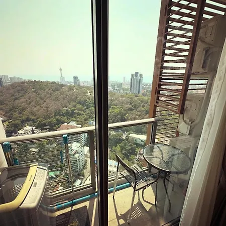 Unixx Seaview Apartment Pattaya