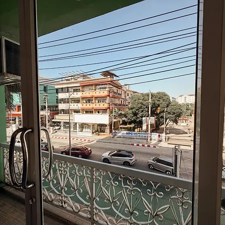 Green Hotel
