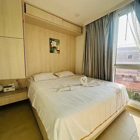 Center Luxurious Garden 2 *