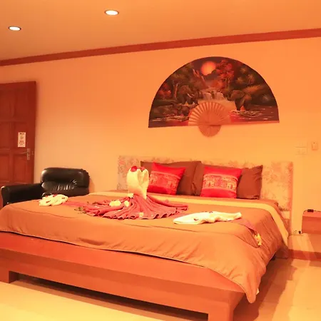 Rouge Service Apartments, Soi Buakhao โรงแรม 3*