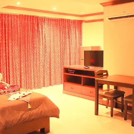 Rouge Service Apartments, Soi Buakhao โรงแรม