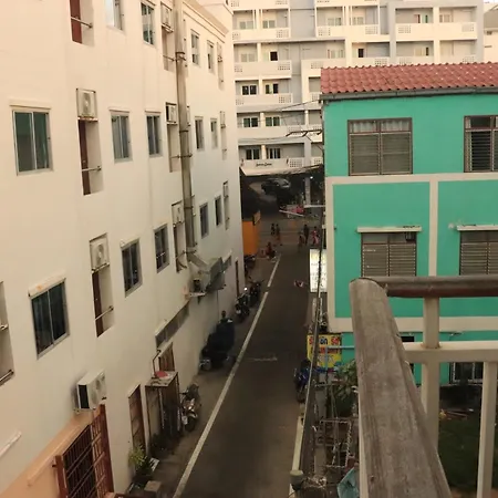 Rouge Service Apartments, Soi Buakhao Pattaya