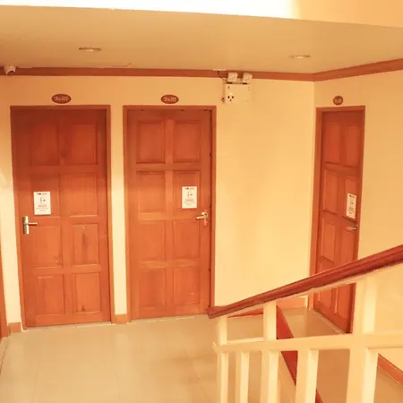 Rouge Service Apartments, Soi Buakhao