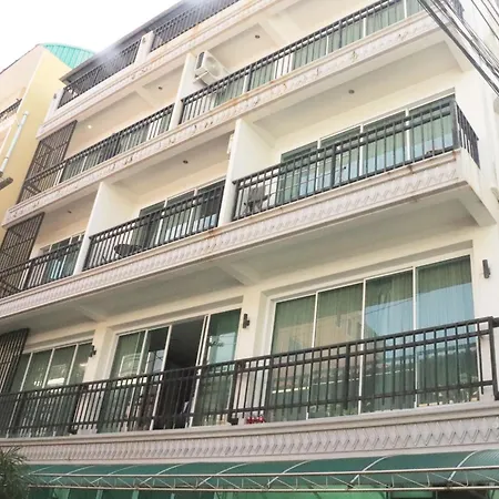 โรงแรม Rouge Service Apartments, Soi Buakhao 3*