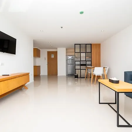 โรงแรม Fourium And Serviced Pattaya