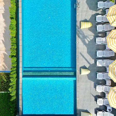 โรงแรม Fourium And Serviced Pattaya