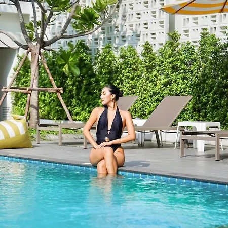 โรงแรม Fourium And Serviced