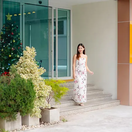 Fourium And Serviced โรงแรม Pattaya