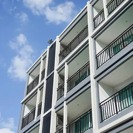 Fourium And Serviced โรงแรม 3*