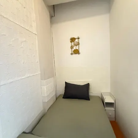 Capsule hotel Lawans