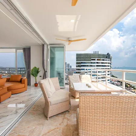 View Talay 7 - Luxury Beachfront & Panoramic Sea View Apartment Pattaya
