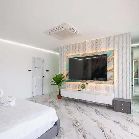 View Talay 7 - Luxury Beachfront & Panoramic Sea View Apartment
