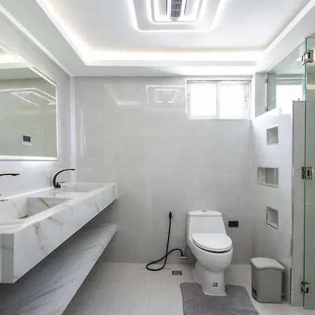 View Talay 7 - Luxury Beachfront & Panoramic Sea View Apartment