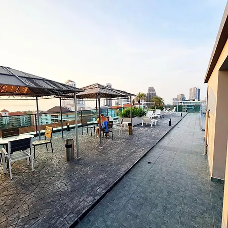 Cozy 2br Rooftop Swimming Pool Pratumnak Pattaya