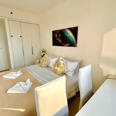 อพาร์ทเม้น Unixx Sea View Pattaya