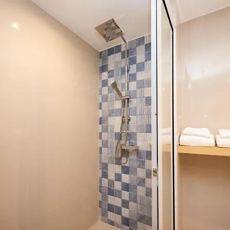 Fourium And Serviced โรงแรม 3*